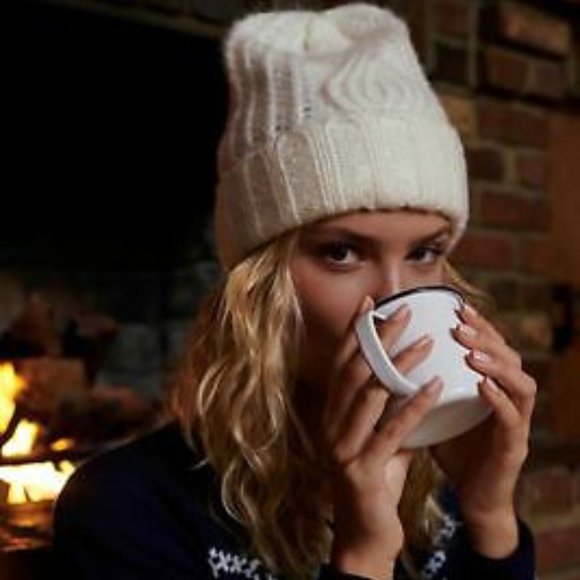 Free People Accessories - NWT Free People Cable Knit Beanie